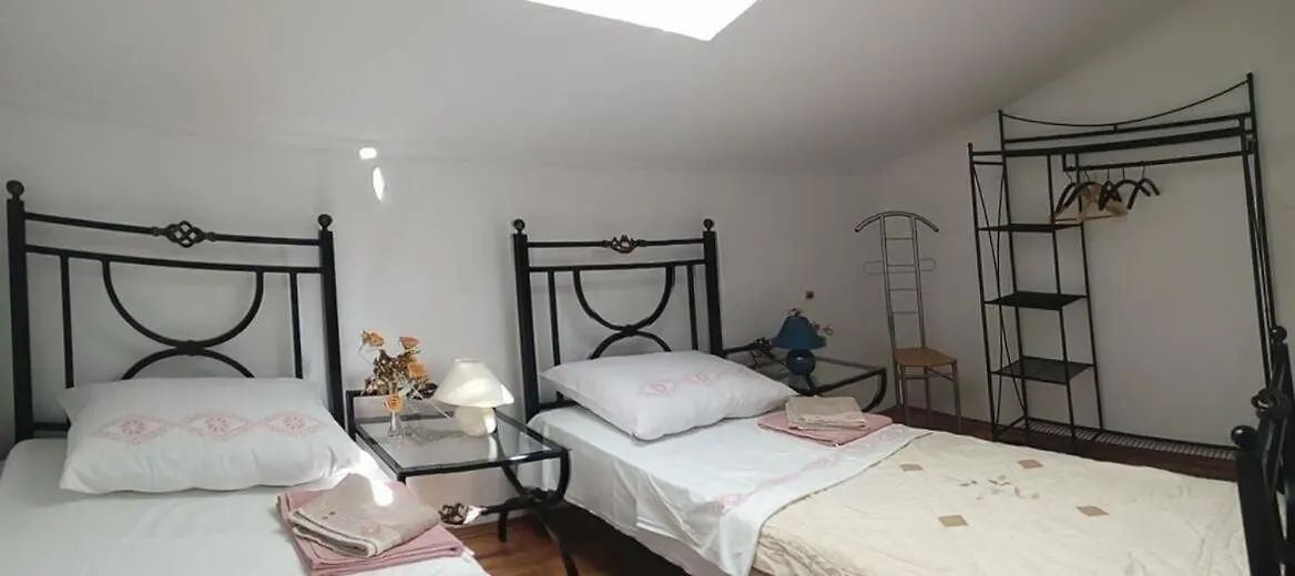 Grosse Wohnung Mit Garten In Novi Vinodolski 0*,  Croatia