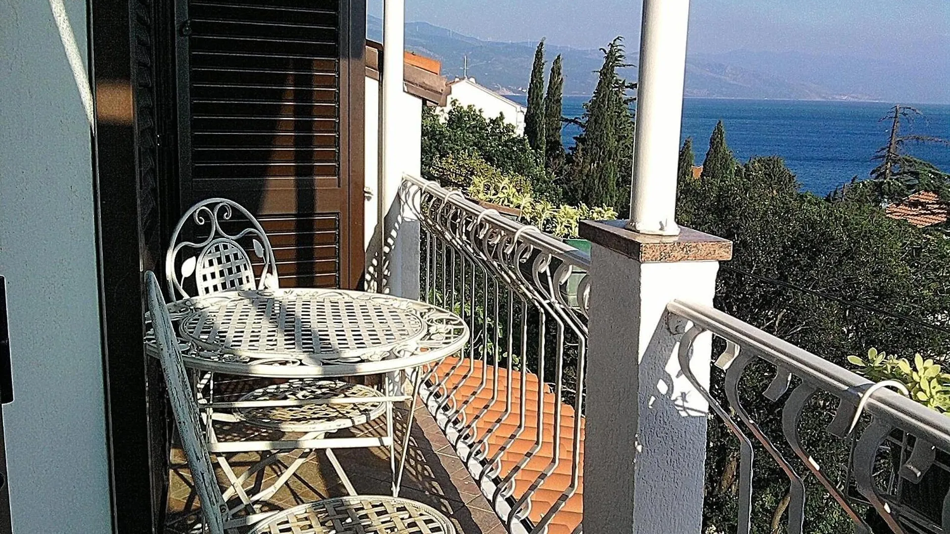 Grosse Wohnung Mit Garten In Novi Vinodolski Croatia