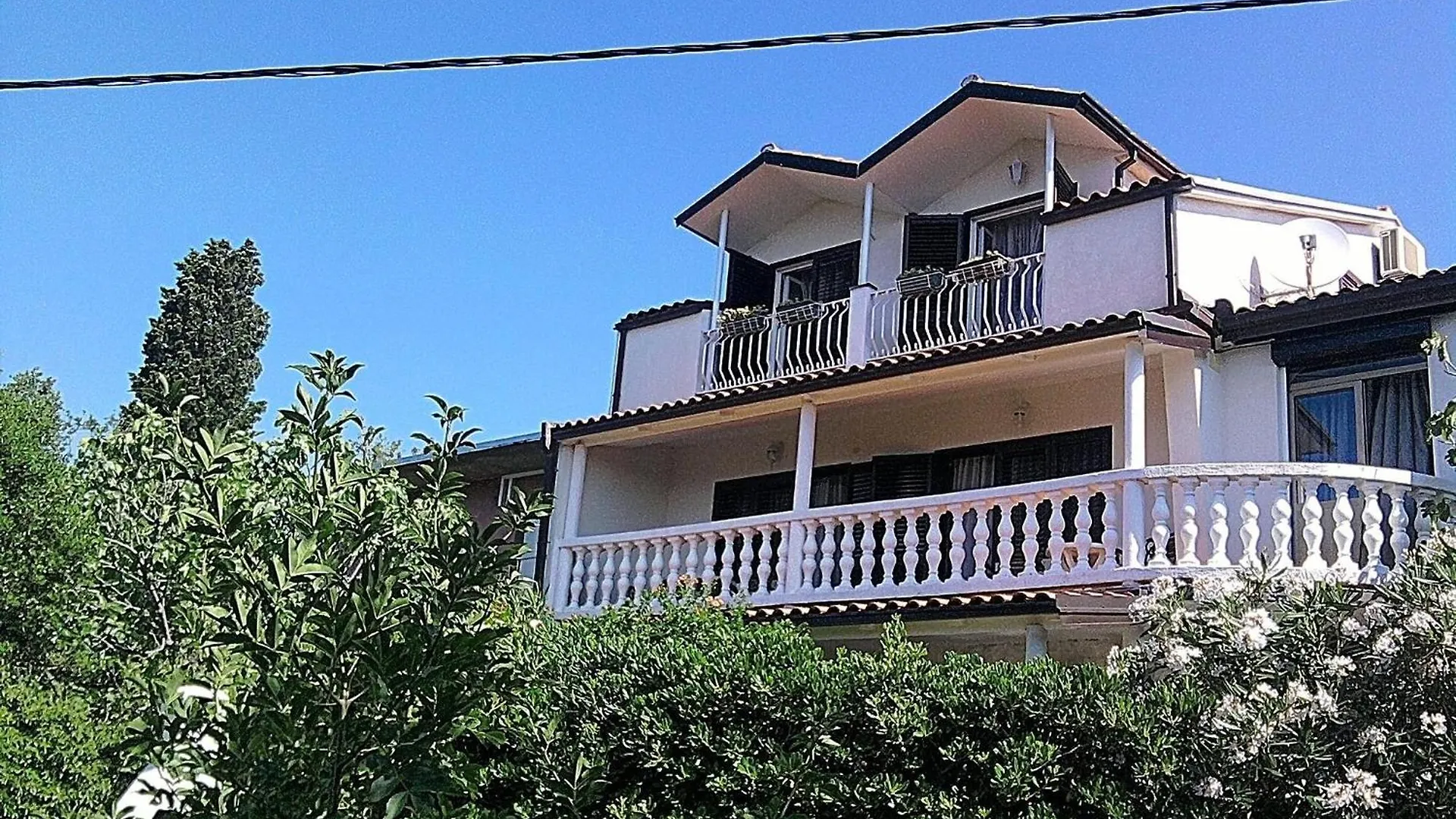 Apartment Grosse Wohnung Mit Garten In Novi Vinodolski Croatia